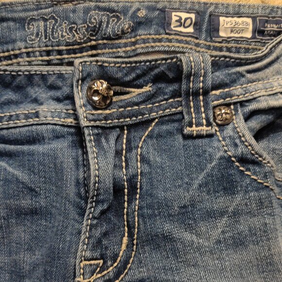 Miss Me JP5368BV Boot Cut Distressed Embellished Jeans SIZE 30 - Picture 6 of 6